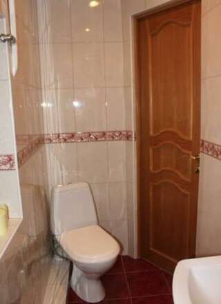 Гостиница Guest house Vladimir Краснодар Бюджетный трехместный номер-2