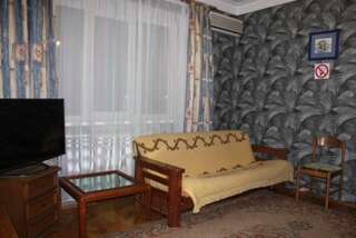Гостиница Guest house Vladimir Краснодар Стандартный двухместный номер с 2 отдельными кроватями и общей ванной комнатой-2