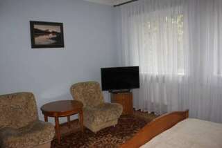 Гостиница Guest house Vladimir Краснодар Классический четырёхместный номер-1