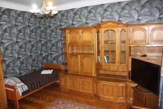 Гостиница Guest house Vladimir Краснодар Стандартный двухместный номер с 2 отдельными кроватями и общей ванной комнатой-3